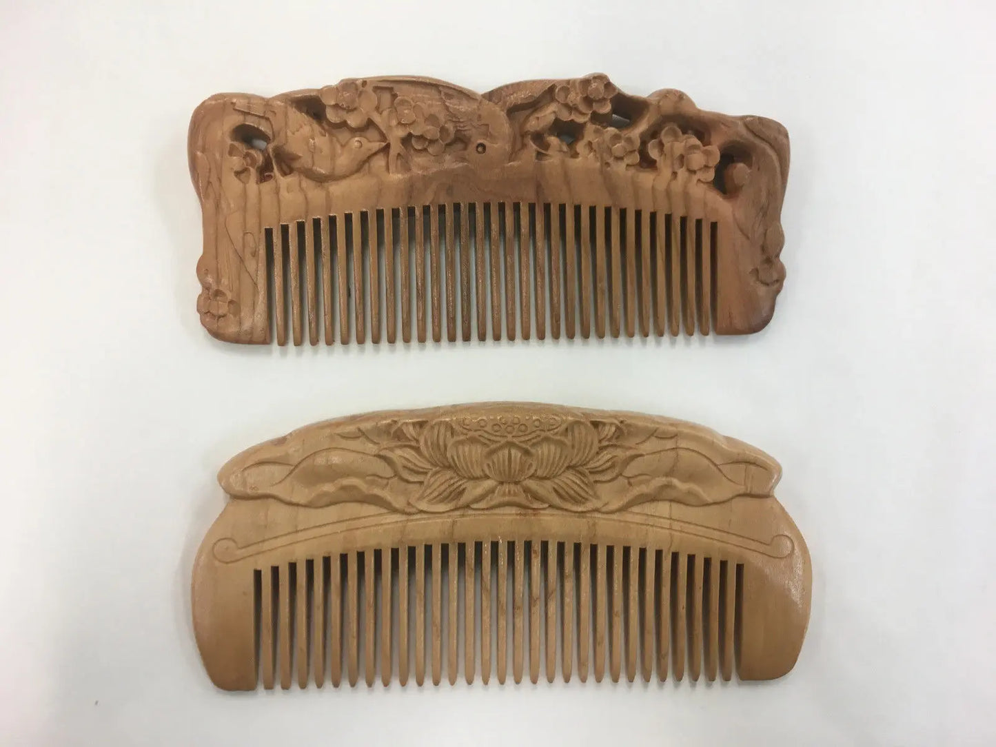 2 x Sculpture Natural Peach Wood Comb Anti Static Close Teeth Hair Massage Comb combland