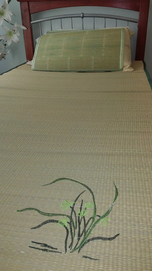 Natural grass bed mat cool mat grass foldable mat sheet rug floor mat light 折叠草席 Everythingbamboo
